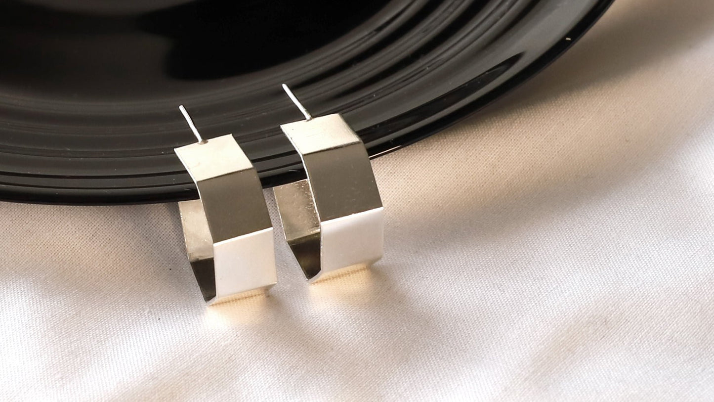 Camille silver octagon earrings - Camille ezüst nyolcszög fülevaló - Reka Kanyasi Jewellery