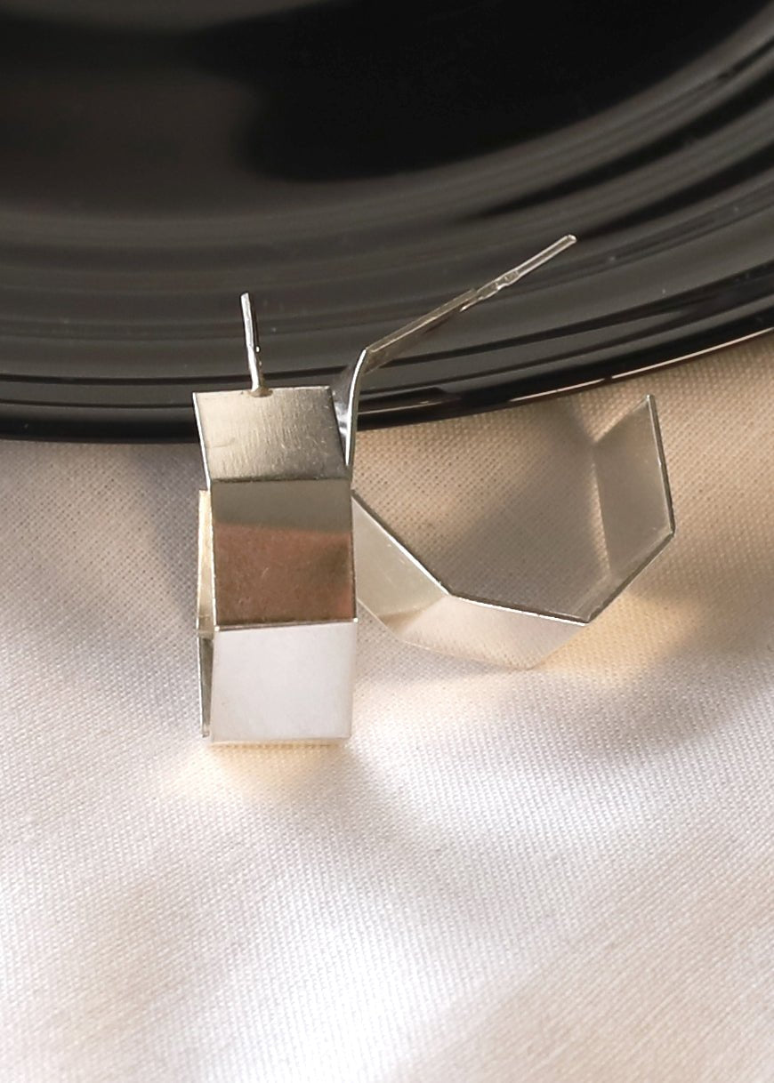 Camille silver octagon earrings - Camille ezüst nyolcszög fülevaló - Reka Kanyasi Jewellery