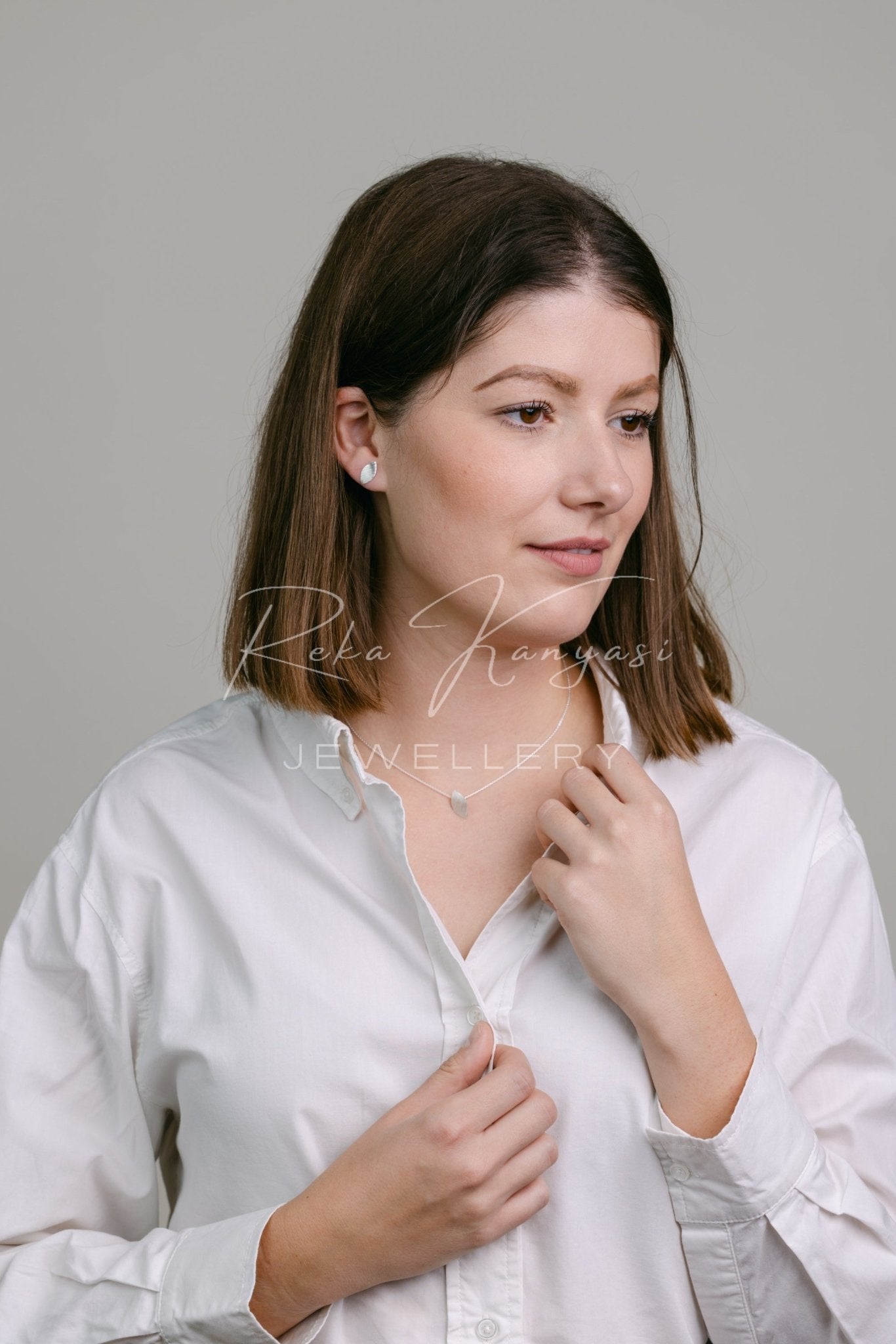 Ezüst nyaklánc levél medállal - Reka Kanyasi Jewellery