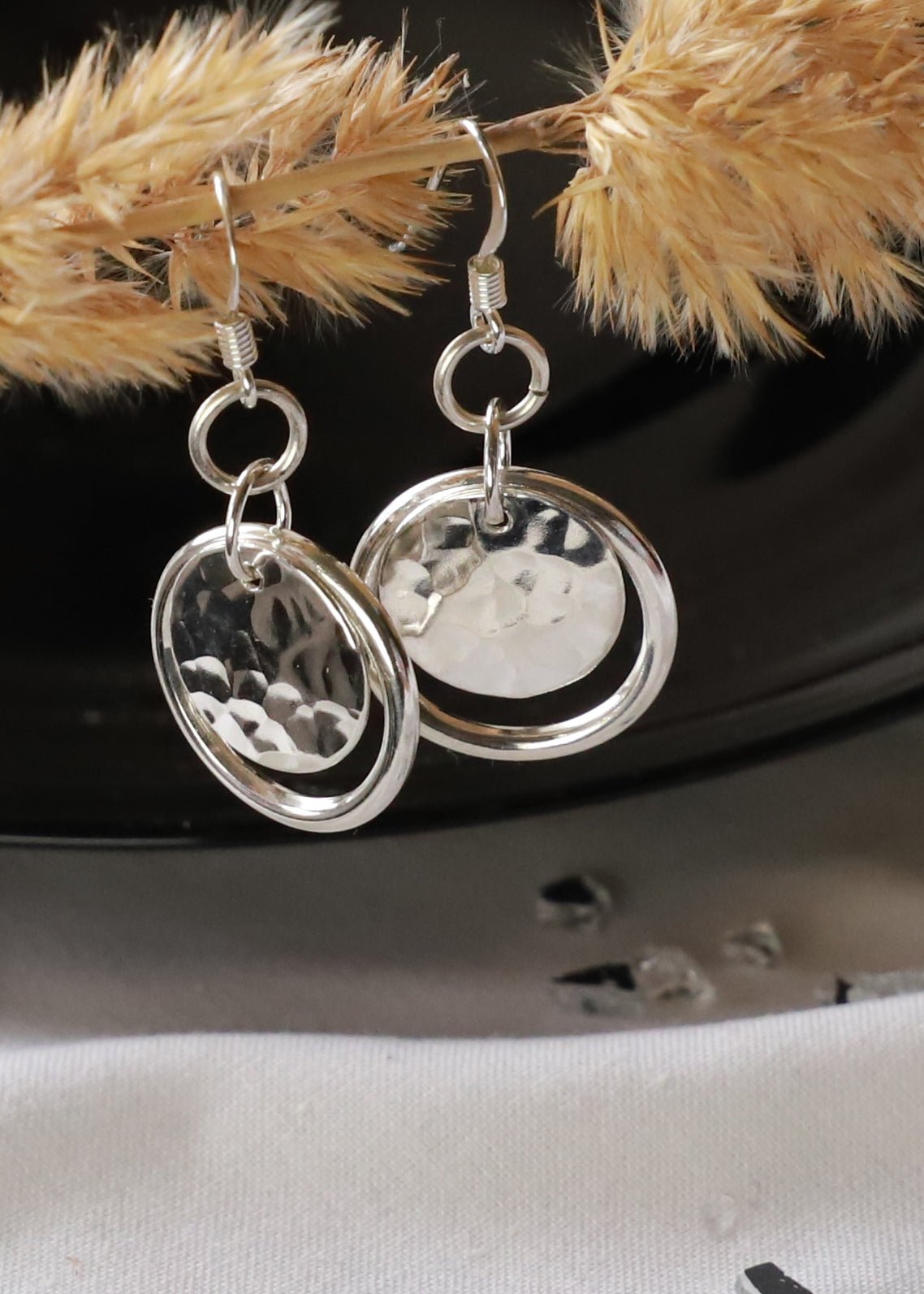 Mila hammered sterling silver earrings - Mila ezüst fülbevaló - Reka Kanyasi Jewellery