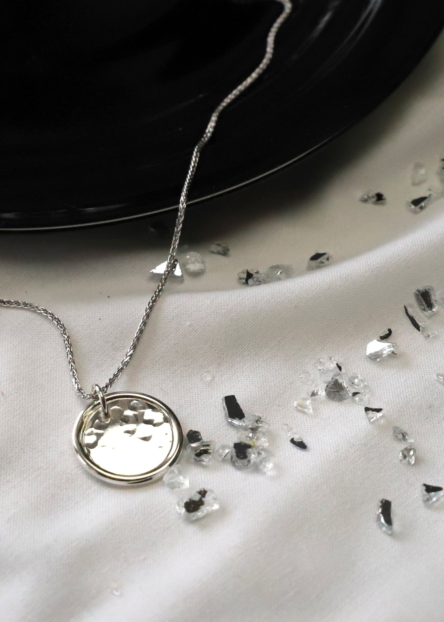 Mila hammered sterling silver pendant with chain - Mila ezüst medál lánccal - Reka Kanyasi Jewellery