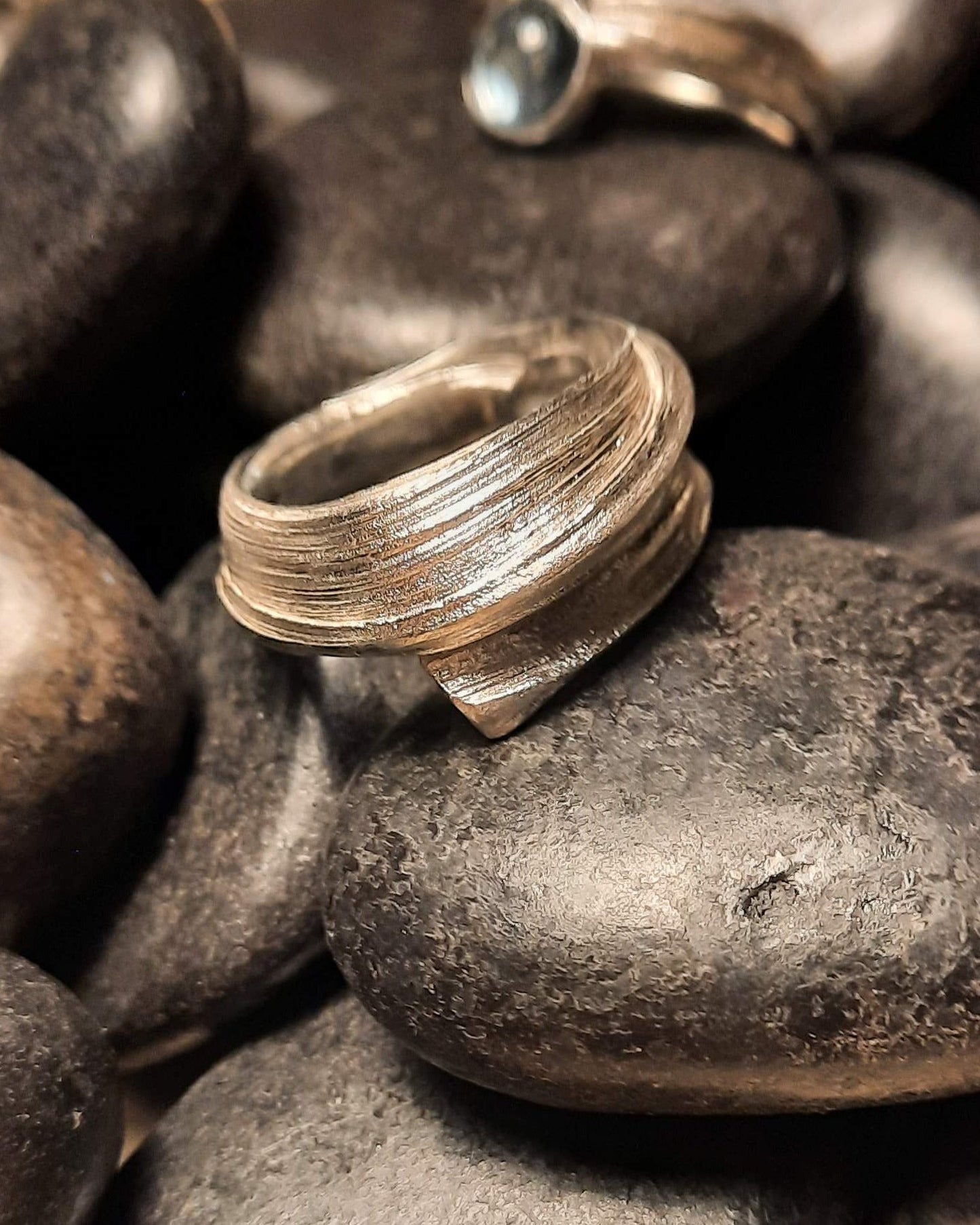 Mitsuro hikime Nagare gyűrű - Reka Kanyasi Jewellery