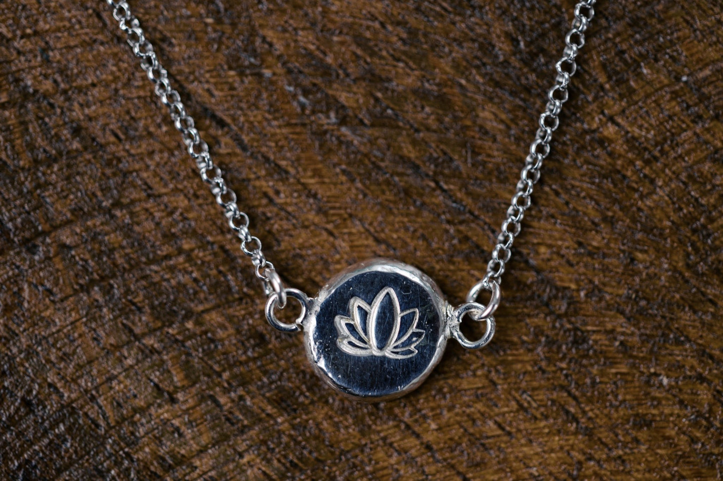 Silver chain with lotus motif - Ezüst lánc lótusz virág motívummal - Reka Kanyasi Jewellery