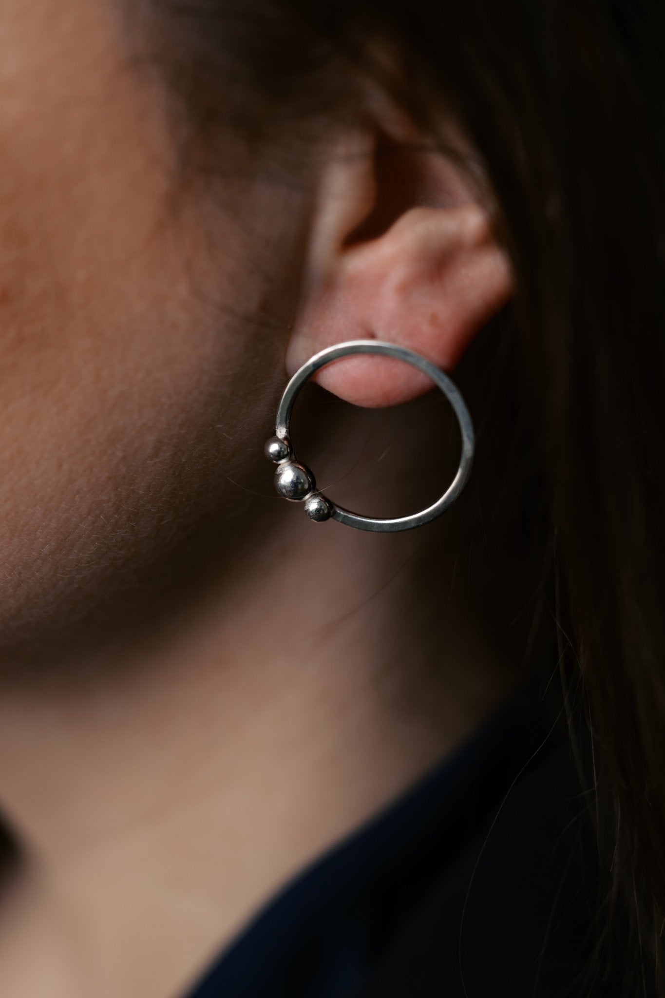 Silver hoop with 3 balls - Ezüst karika 3 gömbbel - Reka Kanyasi Jewellery