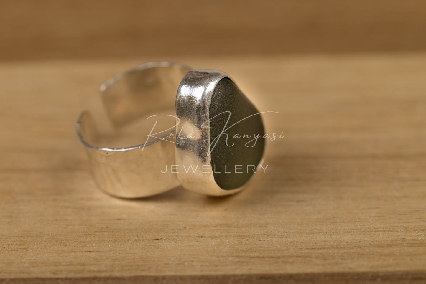 Tengeri üveg gyűrű - Reka Kanyasi Jewellery