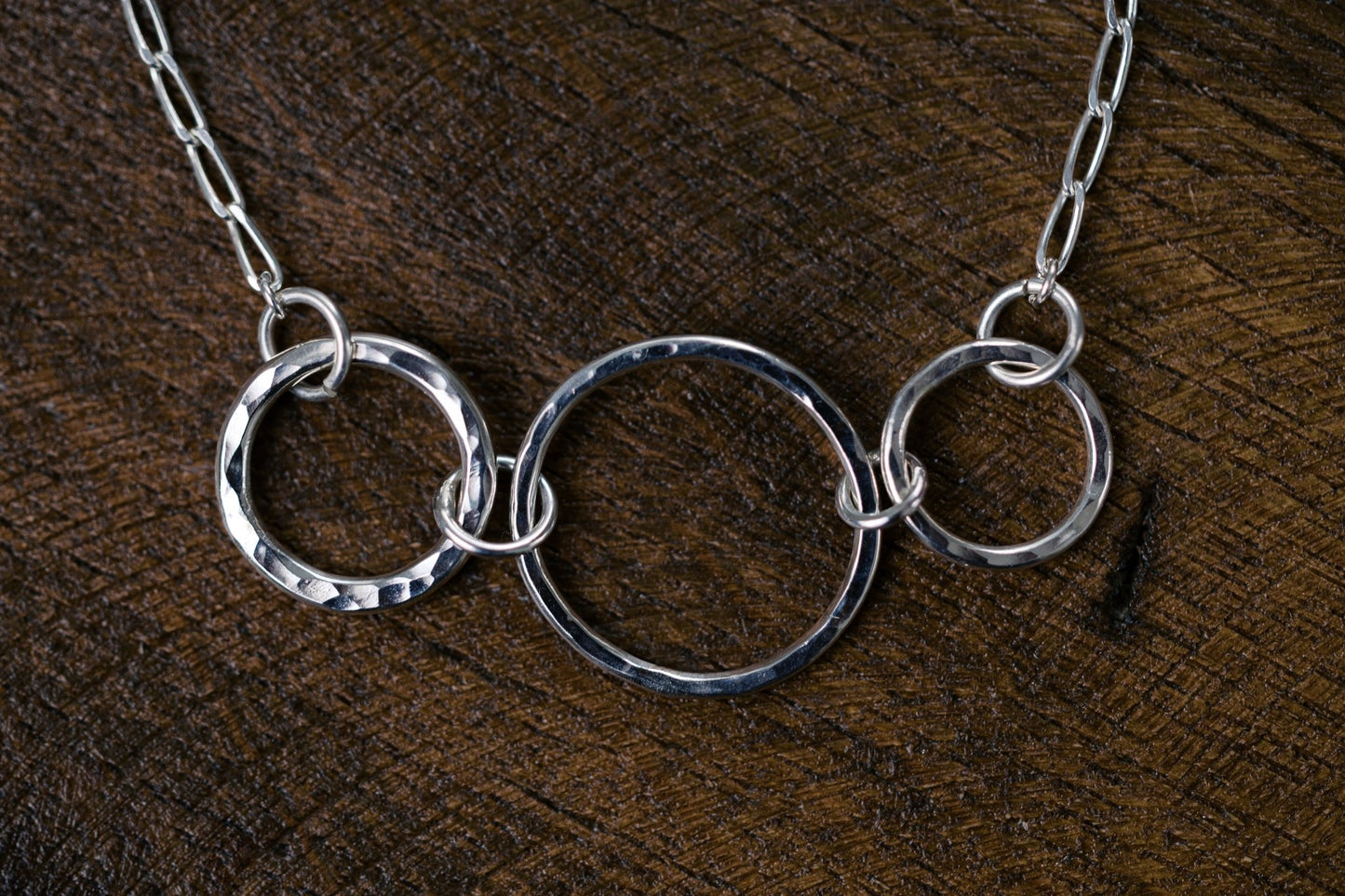 The FAMILY of 3 silver cirlces and chain - A 3 tagú CSALÁD ezüst karikákkal és lánccal - Reka Kanyasi Jewellery