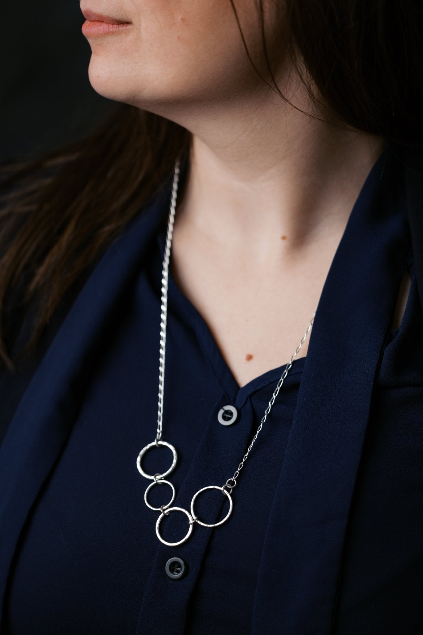 The FAMILY of 4 with silver circles and chain - 4 tagú CSALÁD ezüst körökkel láncon - Reka Kanyasi Jewellery