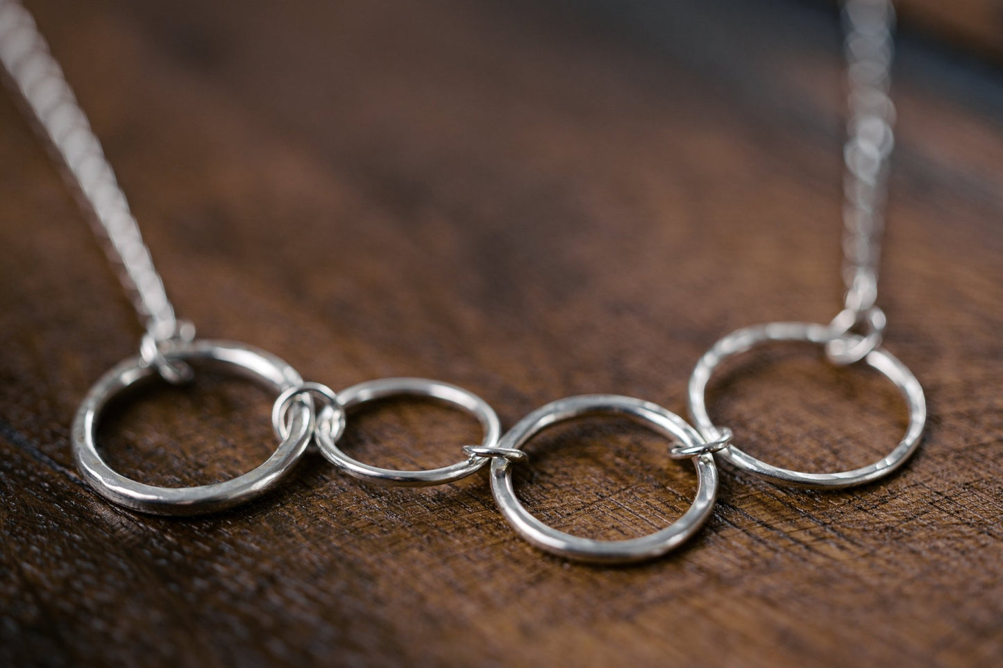 The FAMILY of 4 with silver circles and chain - 4 tagú CSALÁD ezüst körökkel láncon - Reka Kanyasi Jewellery