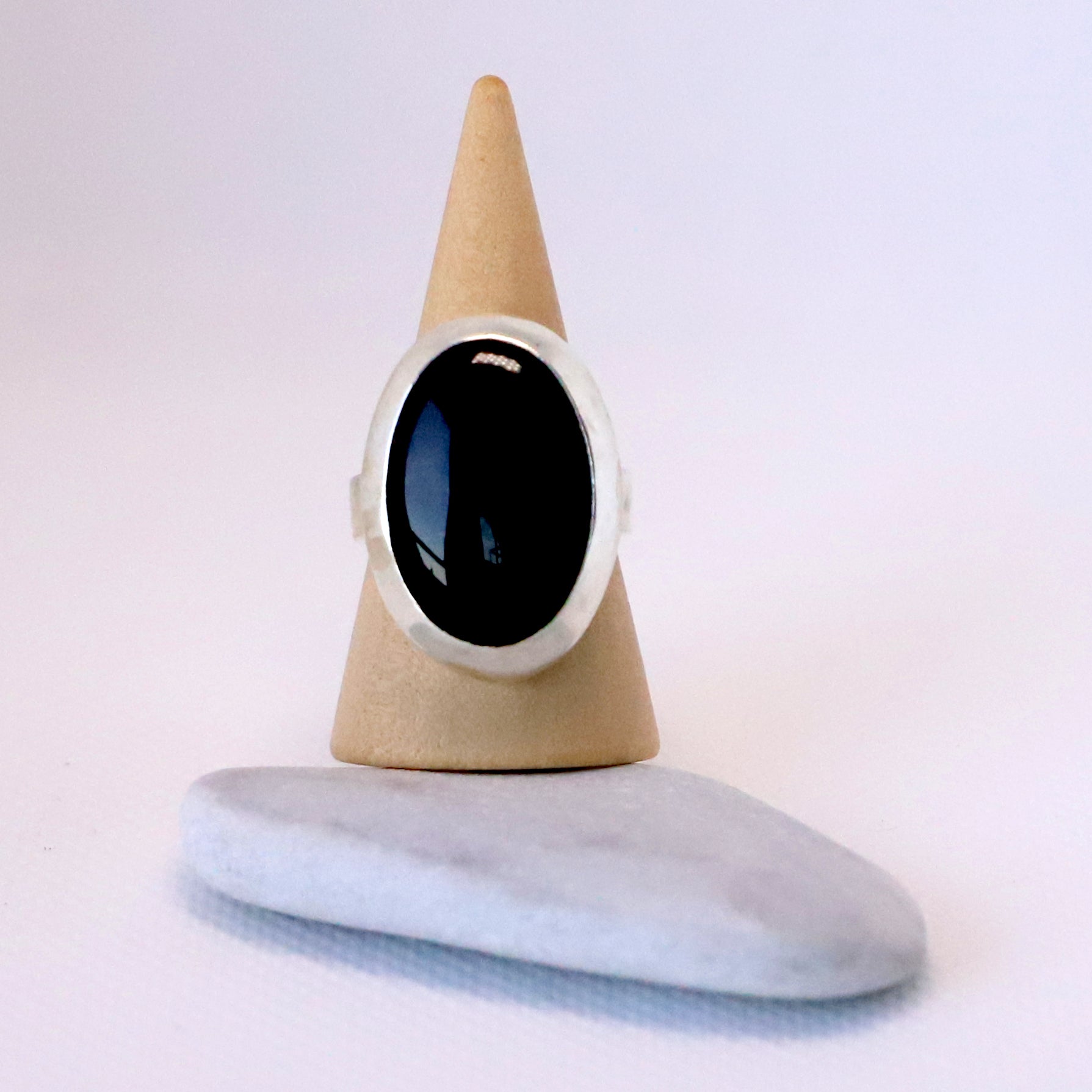 Dinorah Onyx Silver Ring - Dinorah Ónix Ezüst Gyűrű - Reka Kanyasi Jewellery