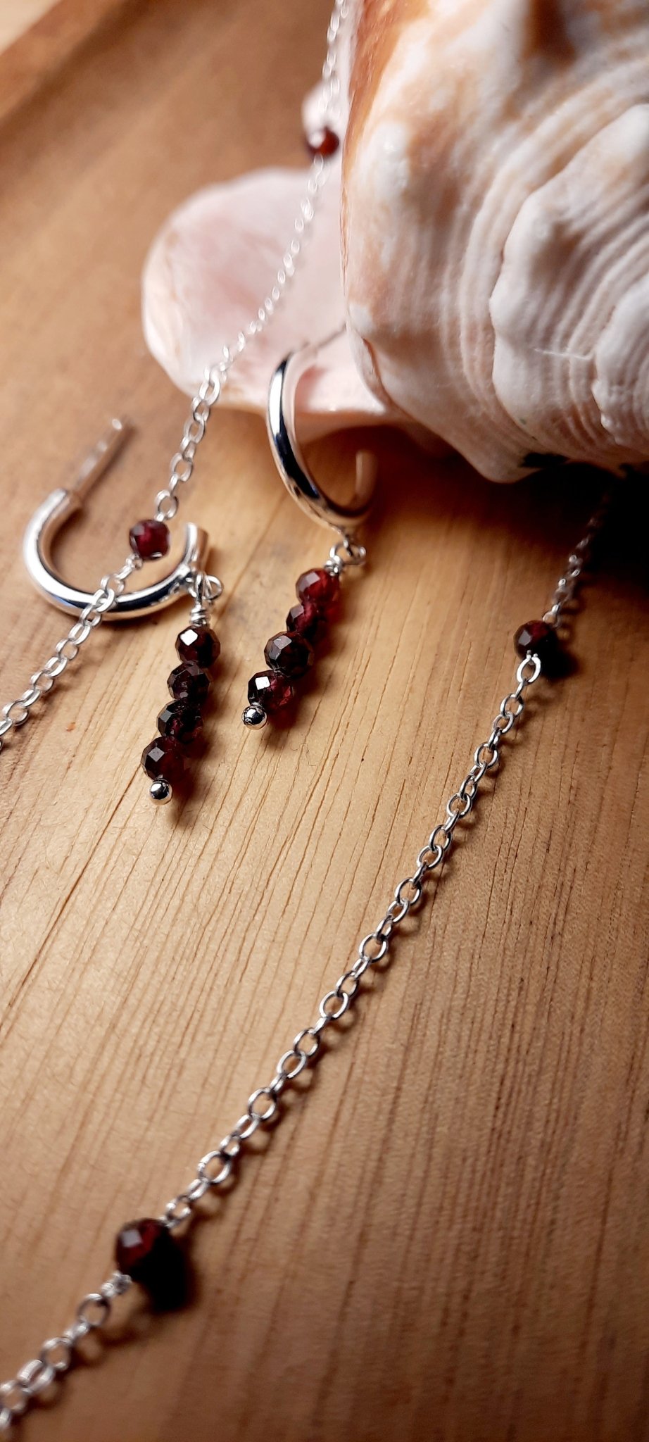 Ezüst nyaklánc gránát gyöngyökkel - Reka Kanyasi Jewellery