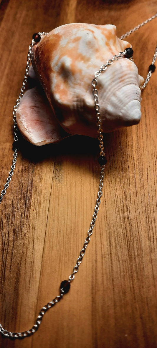 Ezüst nyaklánc gránát gyöngyökkel - Reka Kanyasi Jewellery