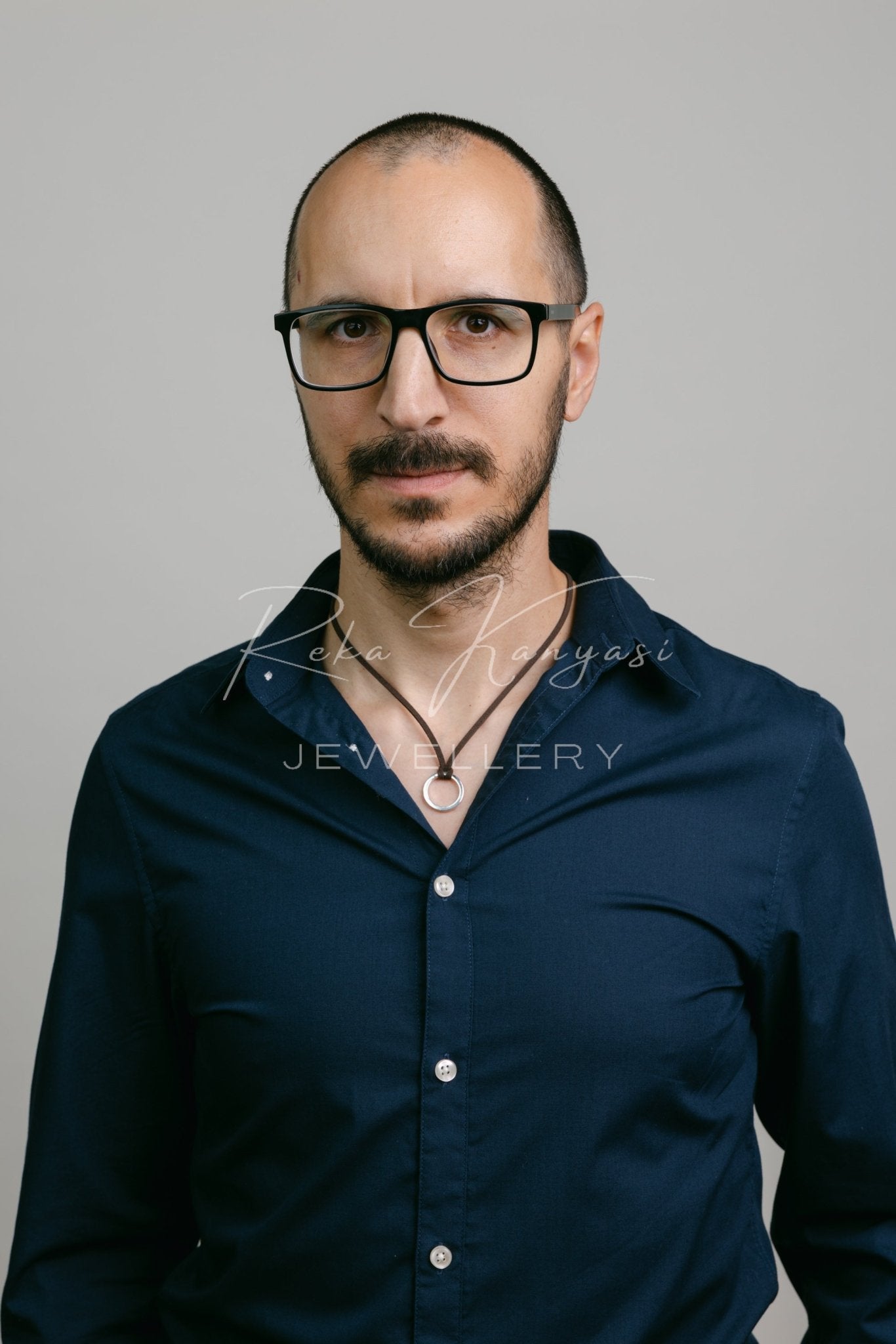 Geometrikus ezüst medál férfiaknak - Reka Kanyasi Jewellery