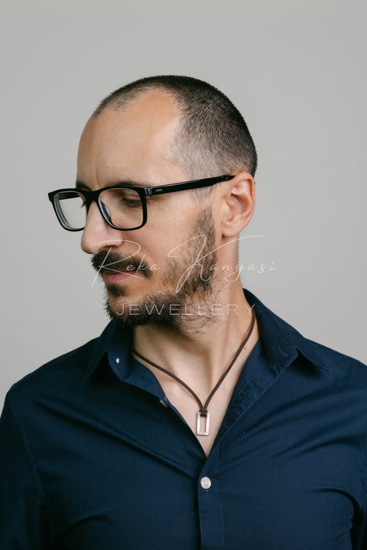 Geometrikus ezüst medál férfiaknak - Reka Kanyasi Jewellery