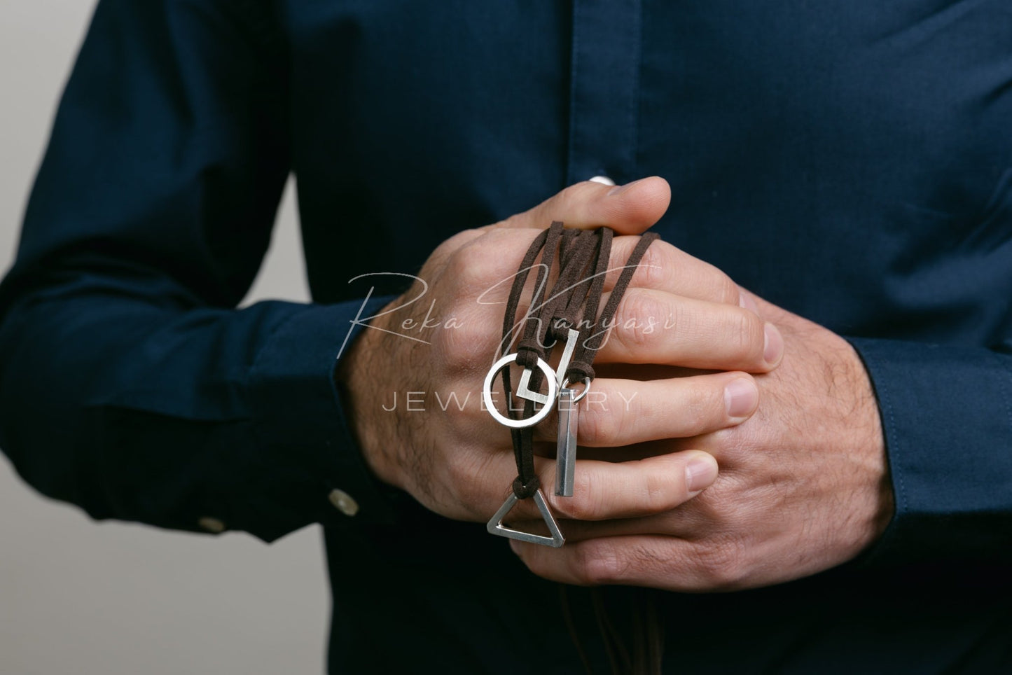 Geometrikus ezüst medál férfiaknak - Reka Kanyasi Jewellery