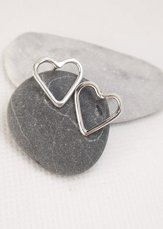 Heart shaped sterling silver earrings - Szív alakú ezüst fülbevaló - Reka Kanyasi Jewellery