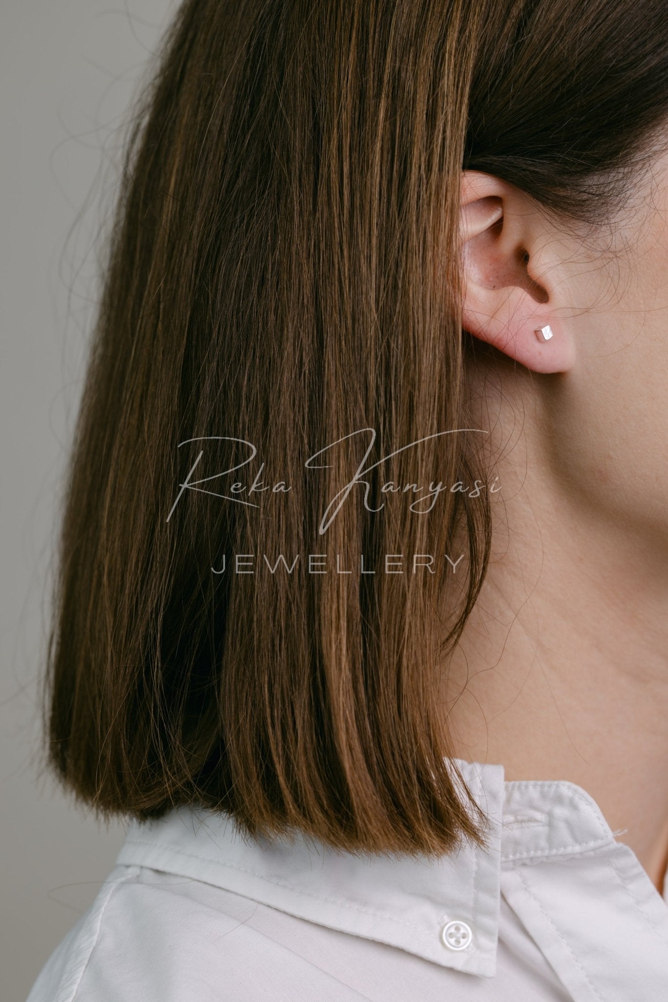 Kis ezüst kocka fülbevaló - Reka Kanyasi Jewellery