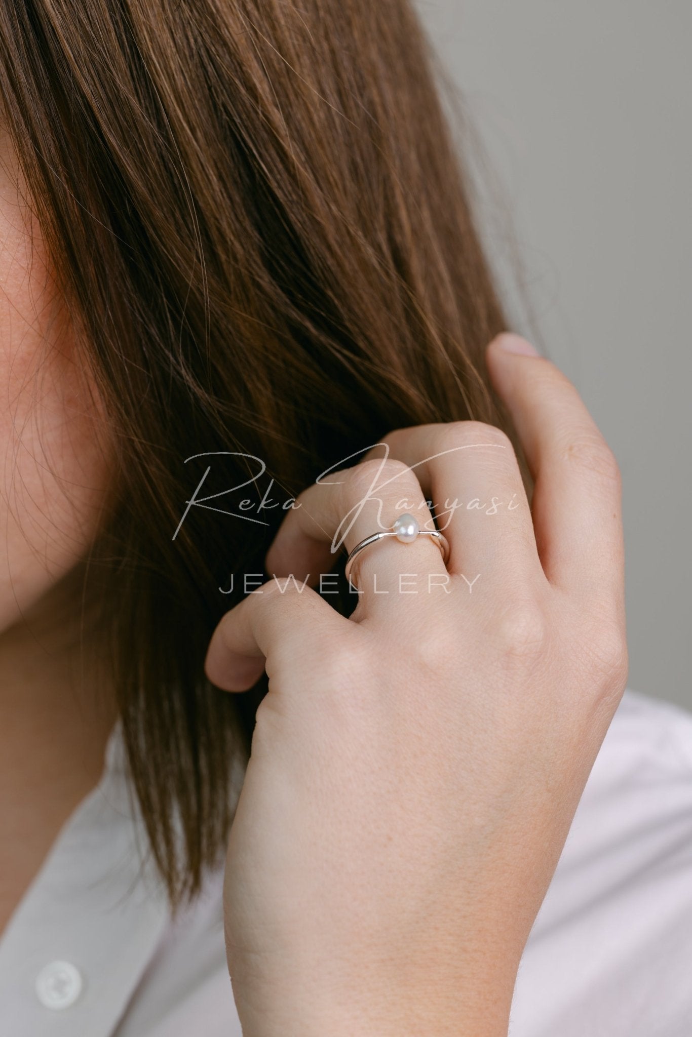 Lizy ezüst gyűrű folyami gyönggyel - Reka Kanyasi Jewellery