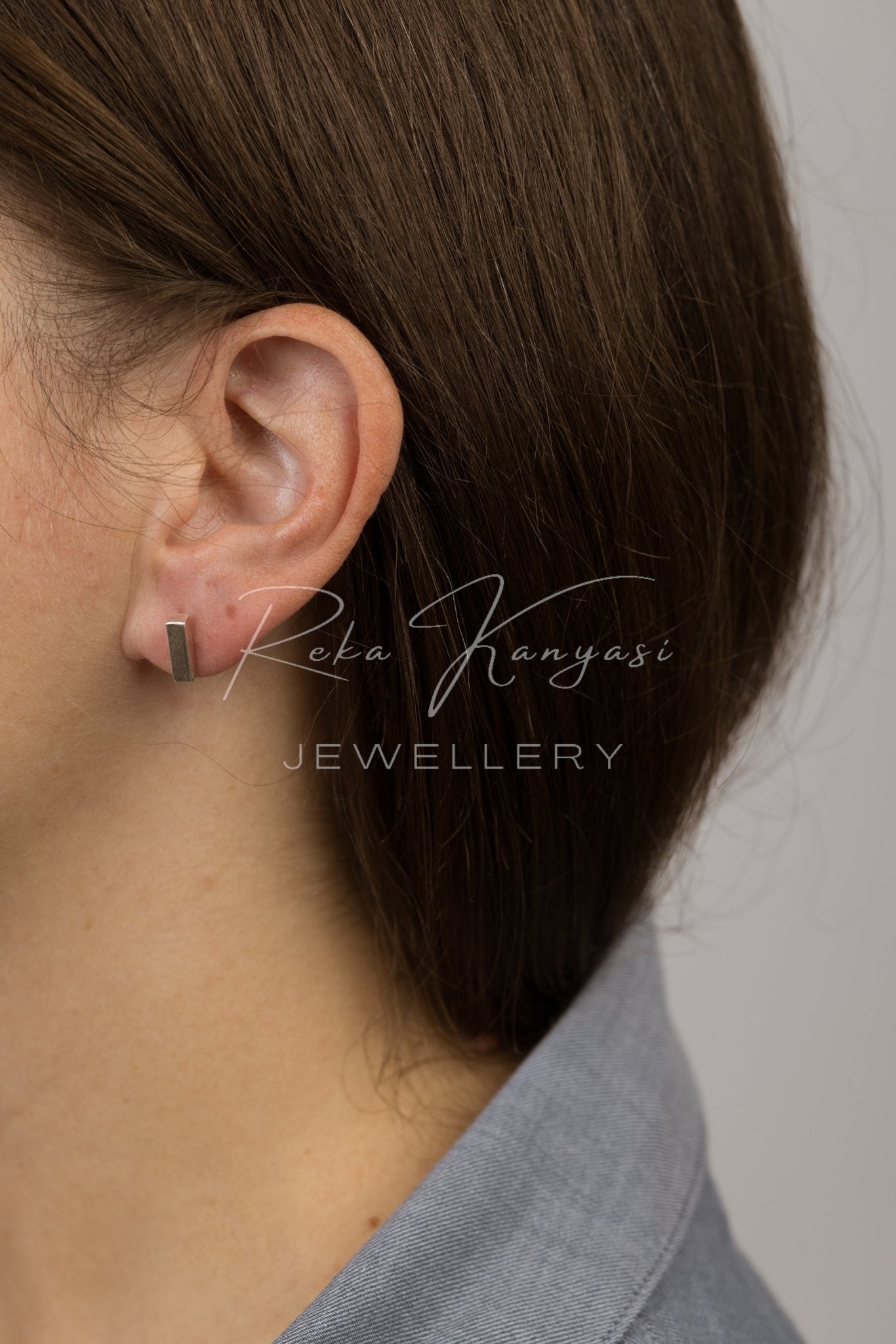 Matt ezüst csík fülbevaló - Reka Kanyasi Jewellery