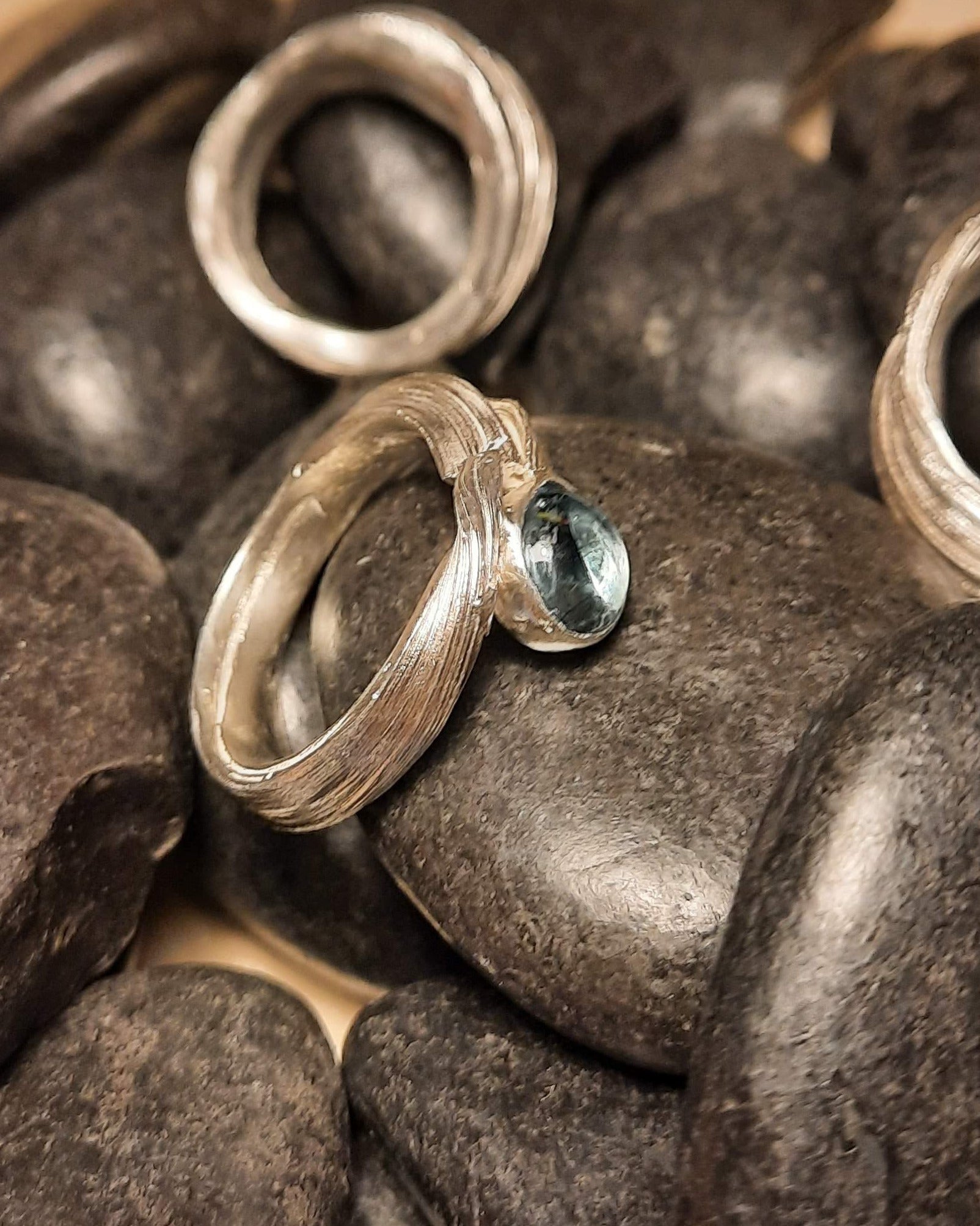 Mitsuro hikime ezüst gyűrű topázzal - Reka Kanyasi Jewellery