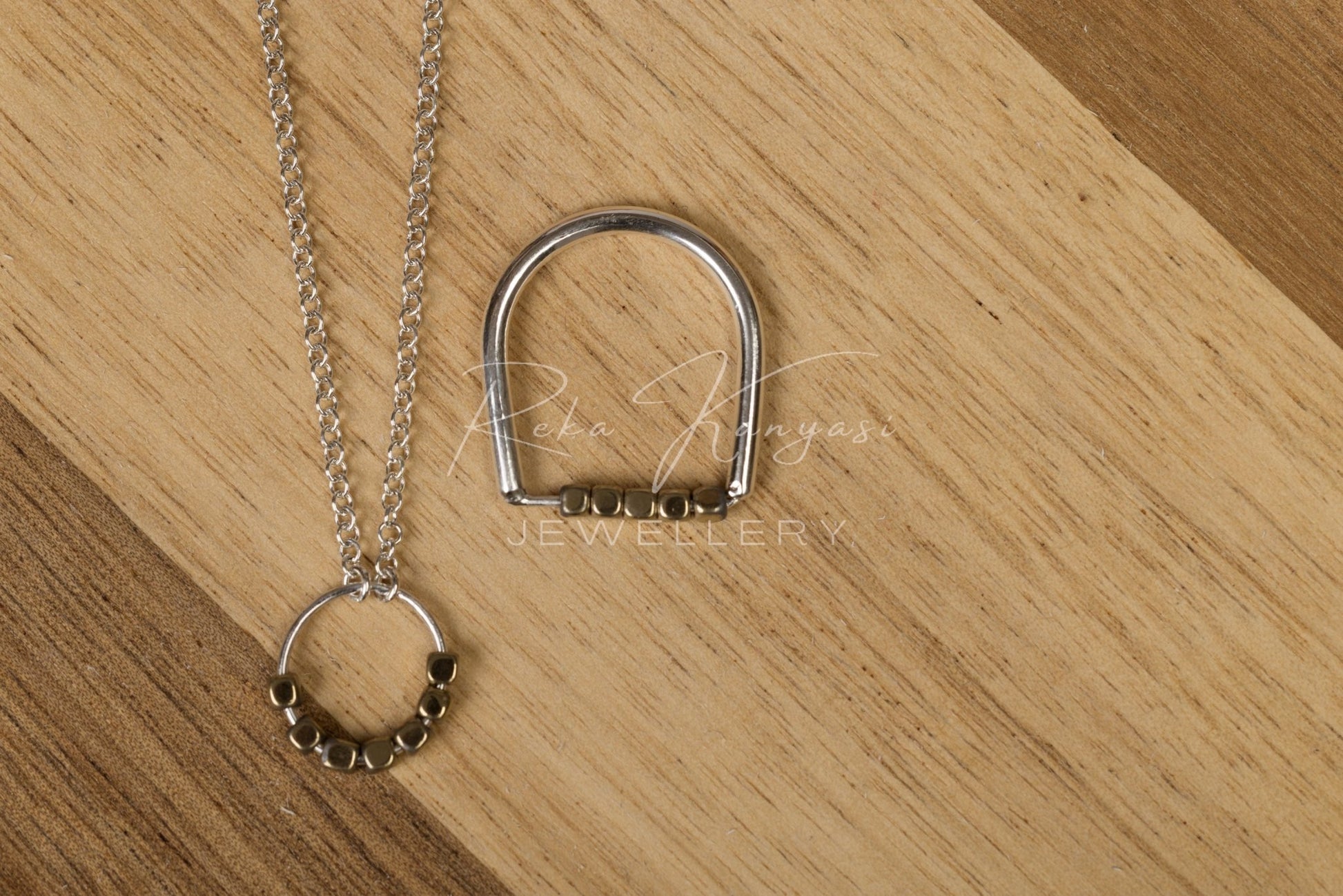 Nílus ezüst nyaklánc hematit gyöngyökkel - Reka Kanyasi Jewellery