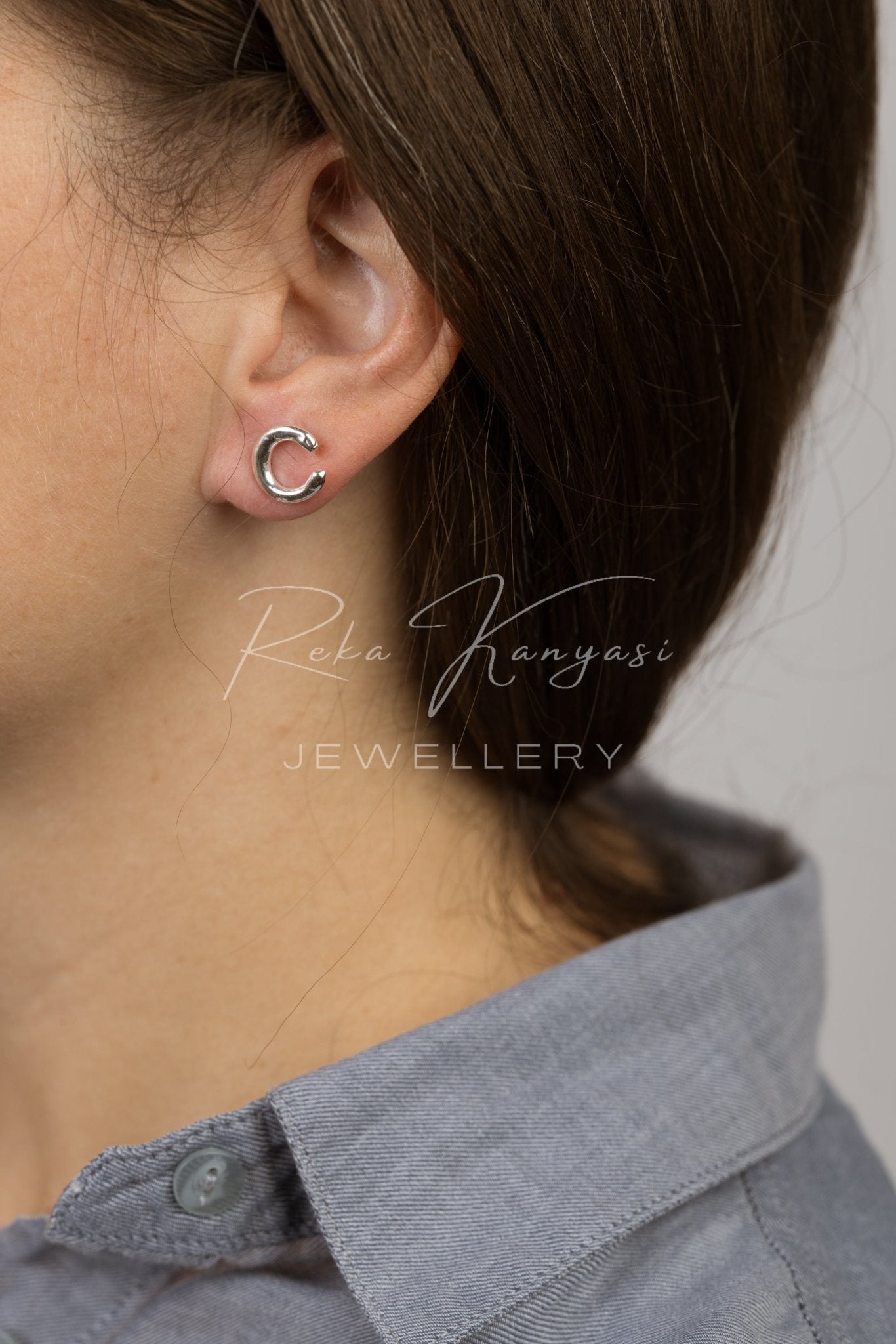 Patkó alakú ezüst fülbevaló - Reka Kanyasi Jewellery