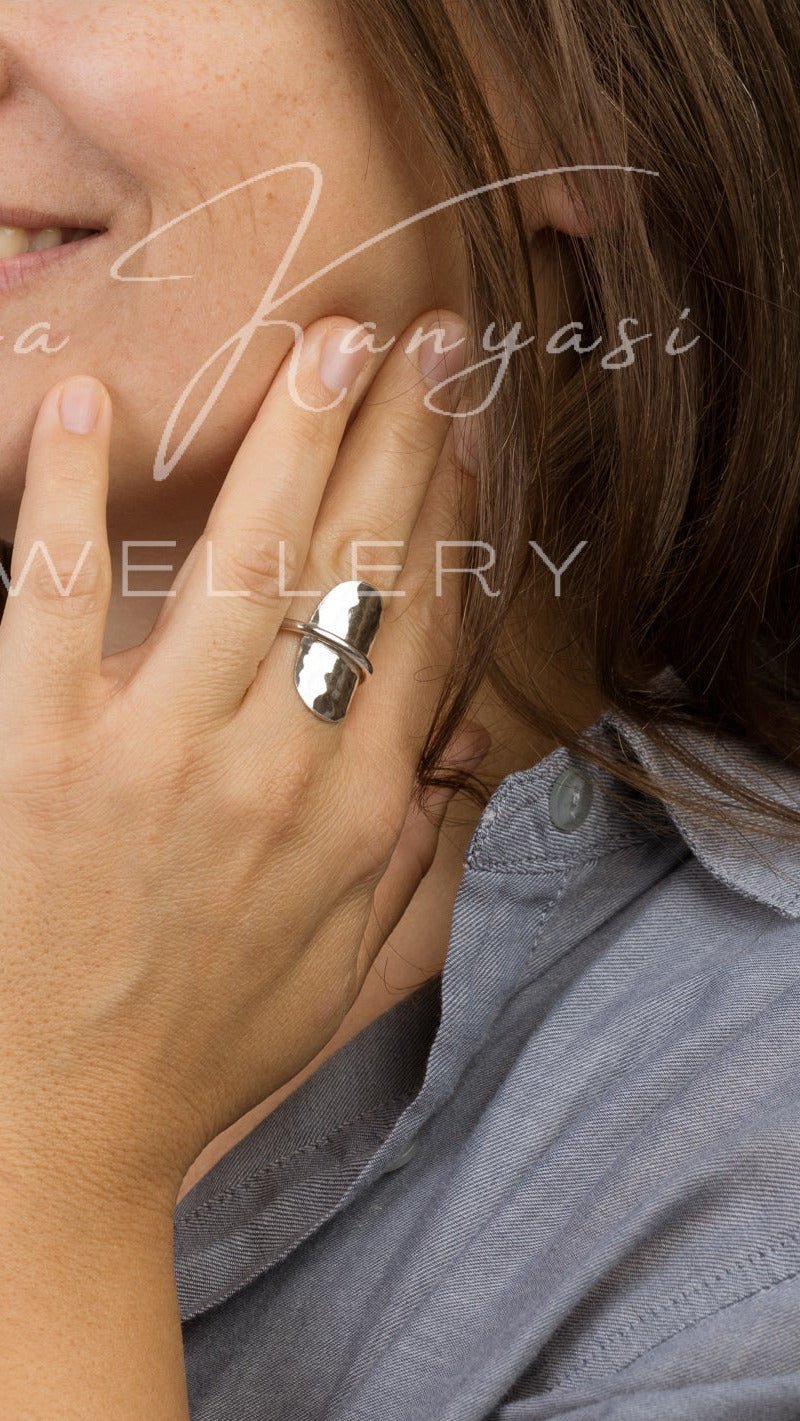 Saturn ezüst kalapűlt gyűrű - Reka Kanyasi Jewellery