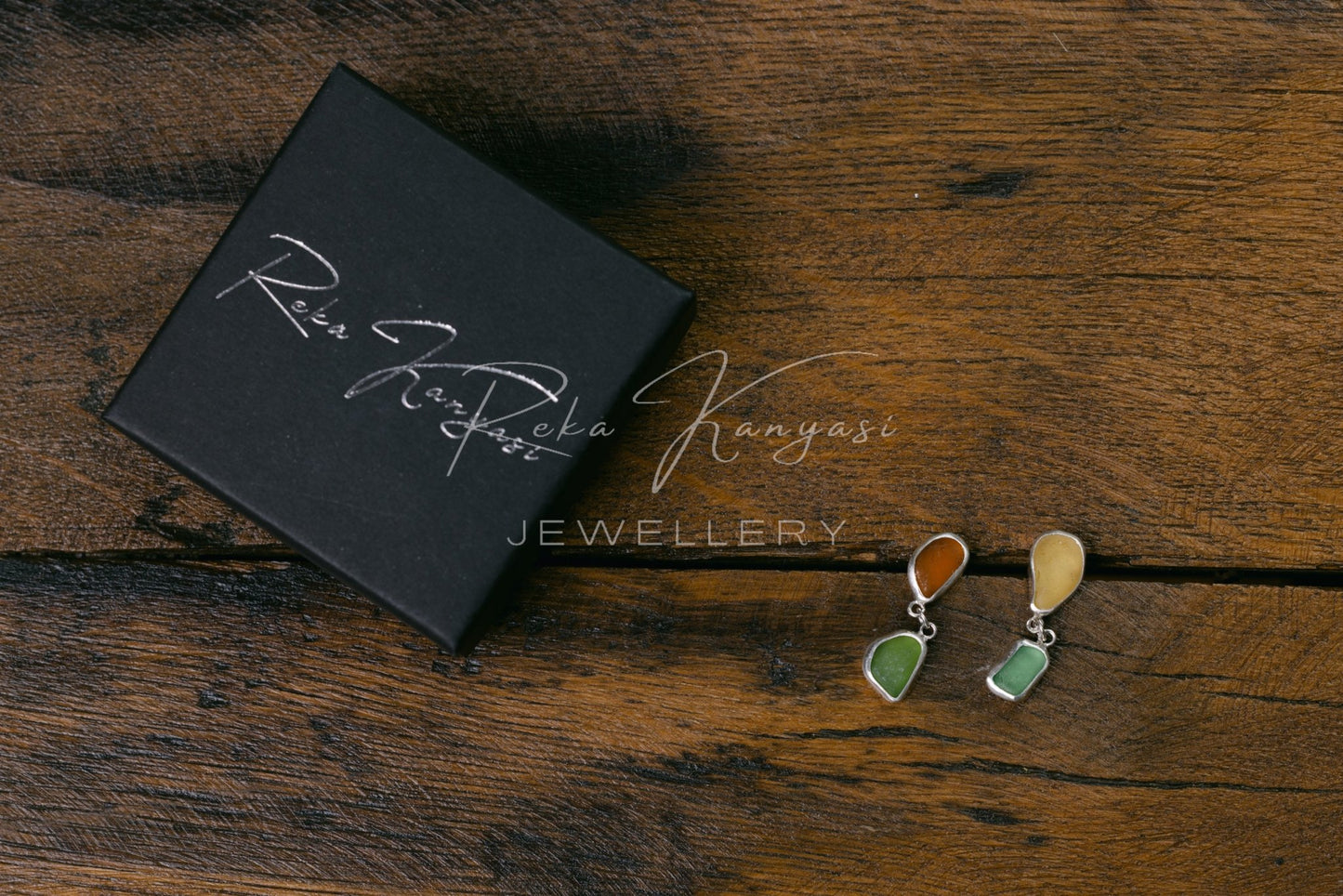 Tengeri üveg ezüst foglalatban fülbevaló - Reka Kanyasi Jewellery