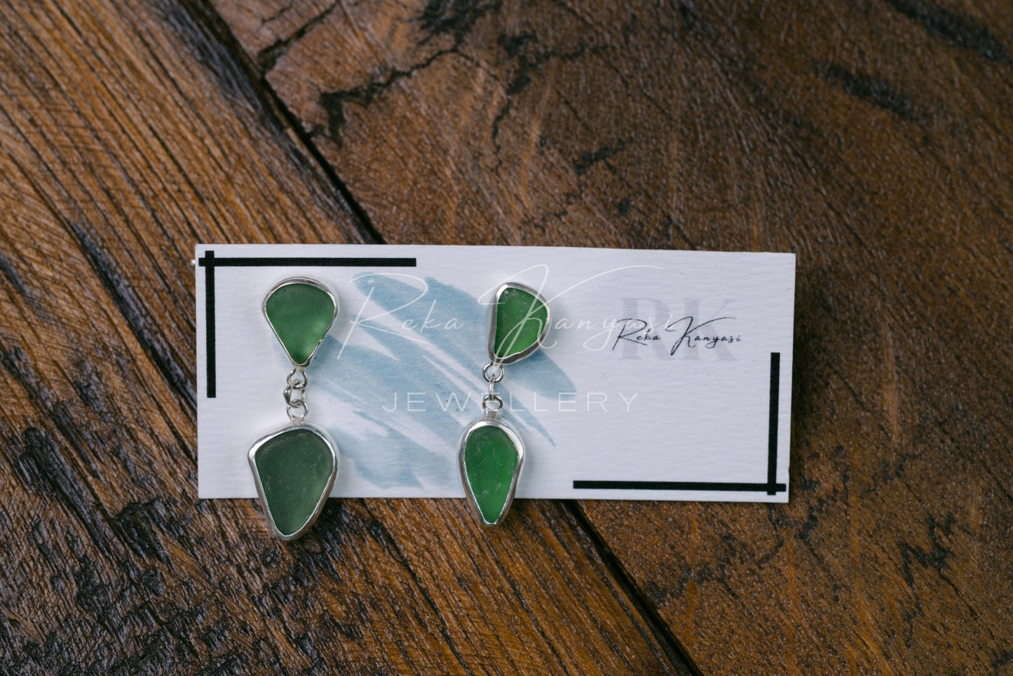 Tengeri üveg ezüst foglalatban fülbevaló - Reka Kanyasi Jewellery