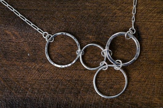 The FAMILY of 4 silver chain with 4 circle - A 4 tagú CSALÁD ezüst körökkel láncon - Reka Kanyasi Jewellery
